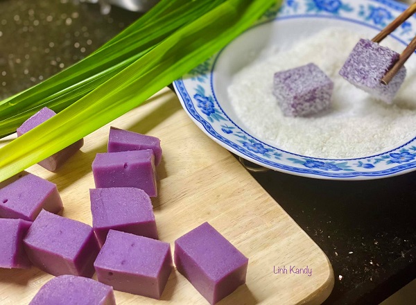 cach lam banh khoai tim phu dua 2 - Cách làm bánh khoai lang tím phủ dừa đơn giản