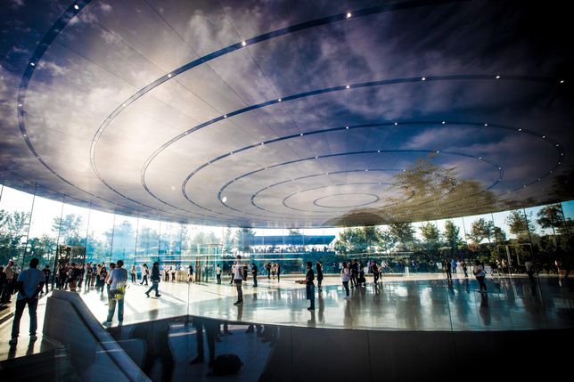 apple-park-lady-gaga