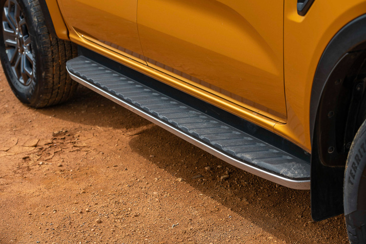 Otosaigon-Ford Ranger Wild Track chi tiet ngoai that 6.jpg