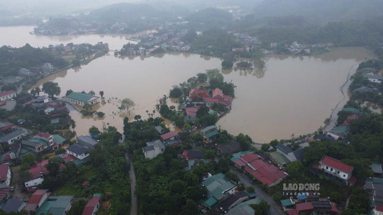 Dự báo trong 6-12h tới, lũ trên sông Thao tiếp tục lên; lũ trên Ngòi Thia đang dao động ở mức cao (phụ thuộc vào điều tiết xả lũ cùa Thuỷ điện Đồng Sung, Văn Yên).